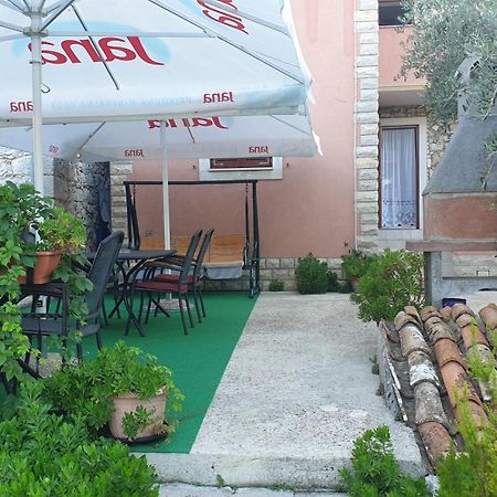 Apartments Rosa Mali Lošinj Eksteriør billede