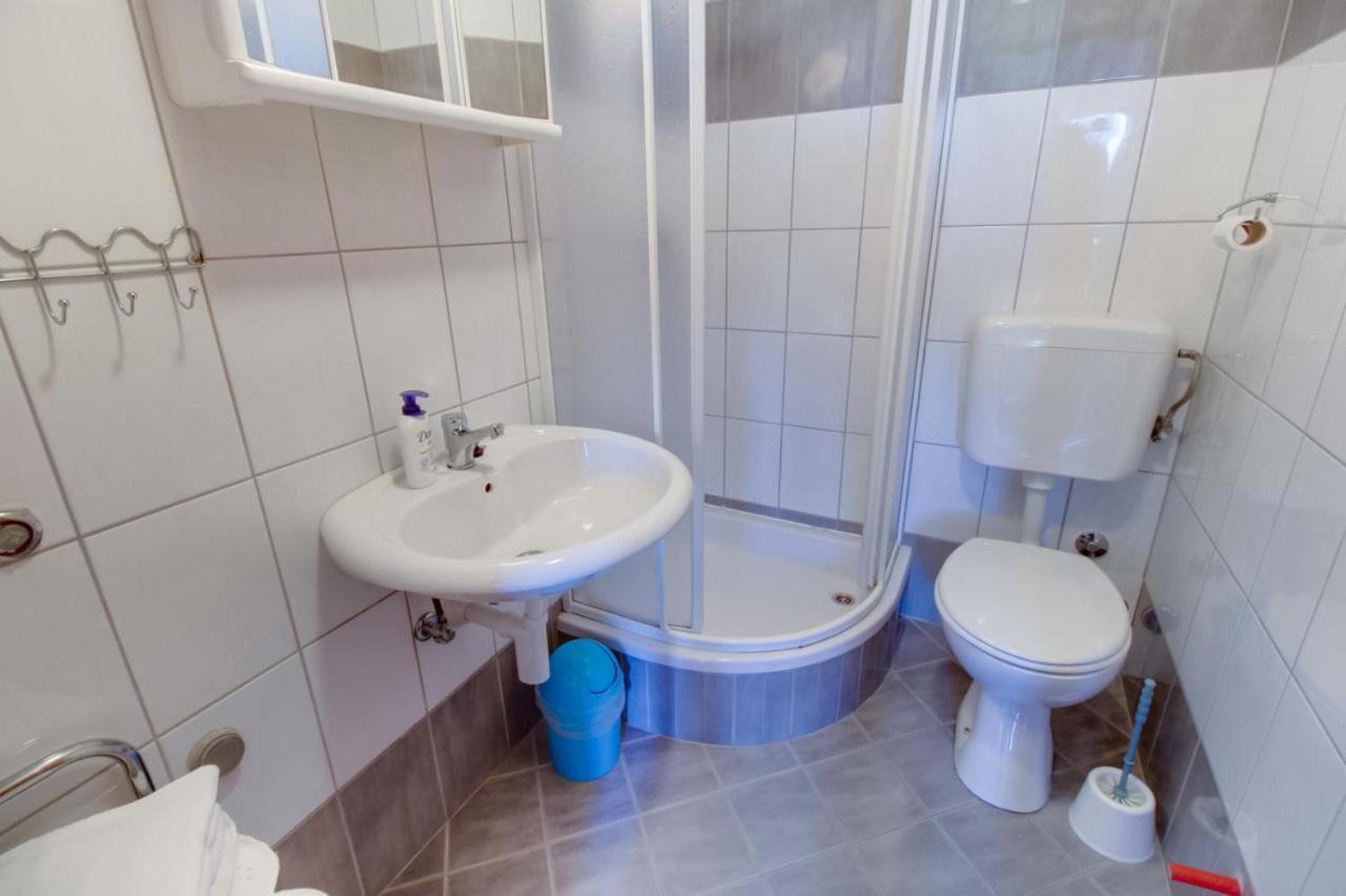 Apartments Rosa Mali Lošinj Eksteriør billede