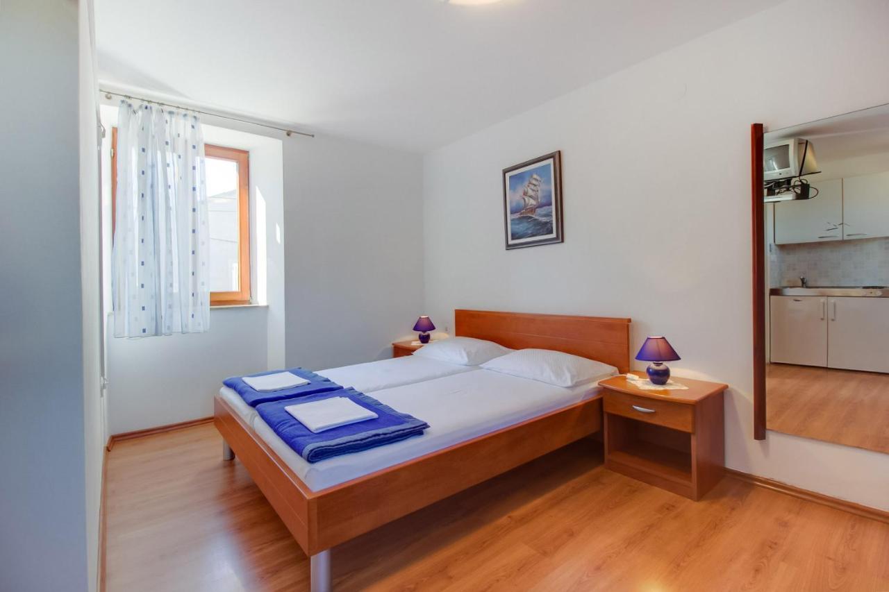Apartments Rosa Mali Lošinj Eksteriør billede