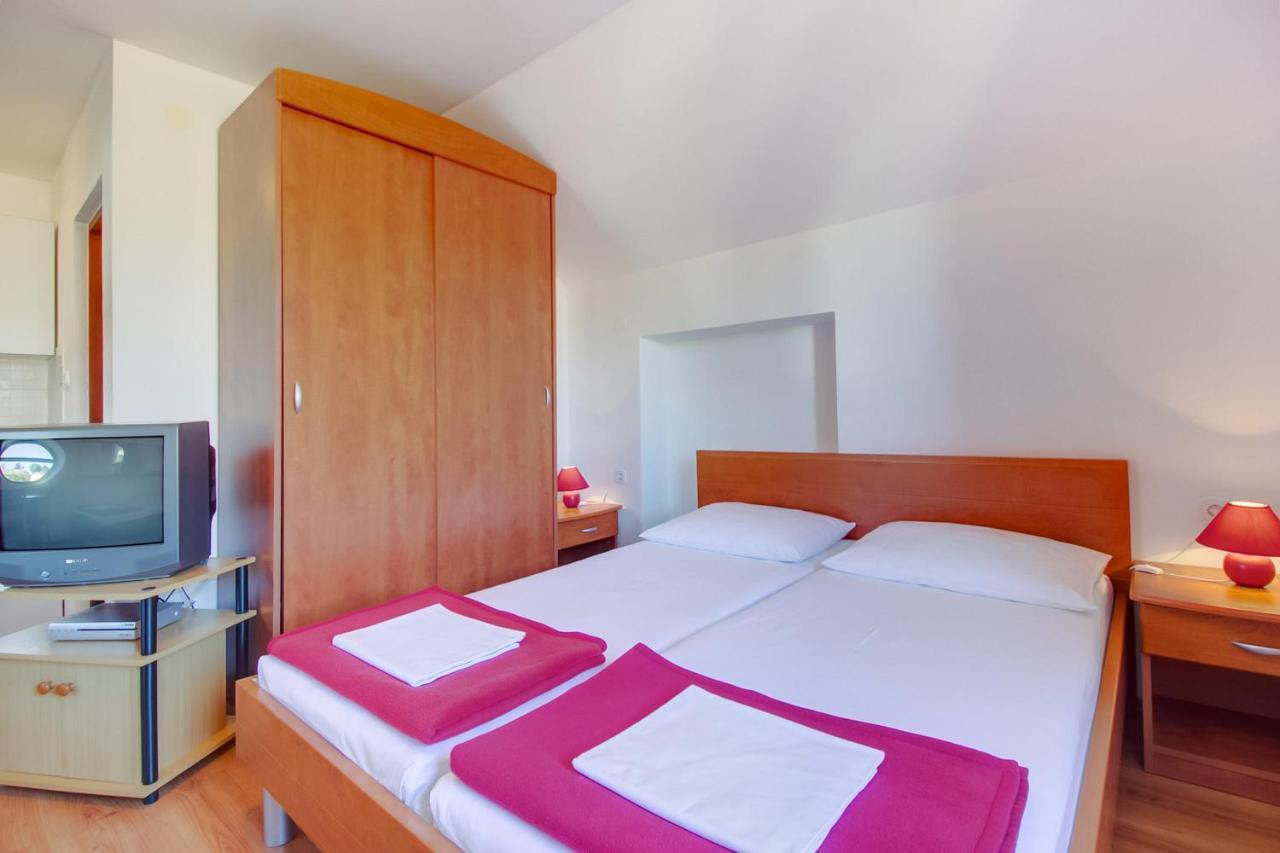 Apartments Rosa Mali Lošinj Eksteriør billede