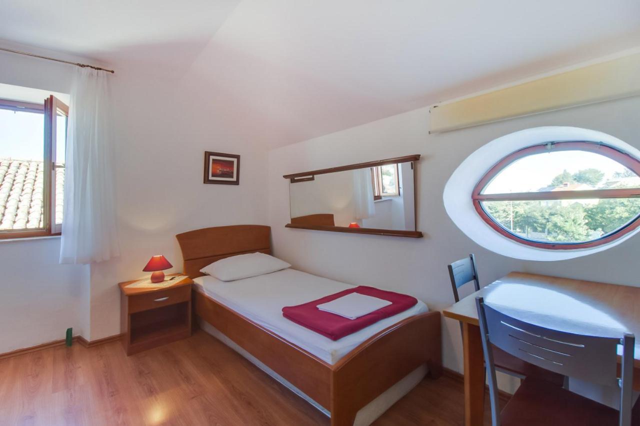Apartments Rosa Mali Lošinj Eksteriør billede