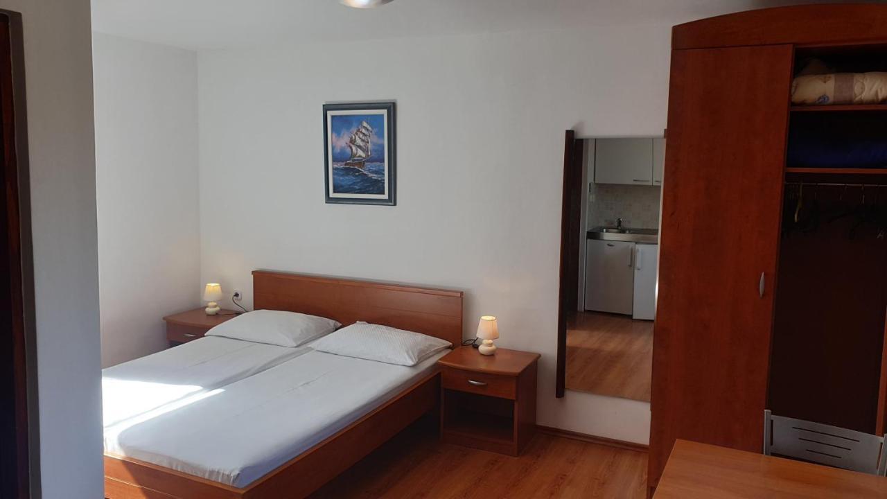 Apartments Rosa Mali Lošinj Eksteriør billede