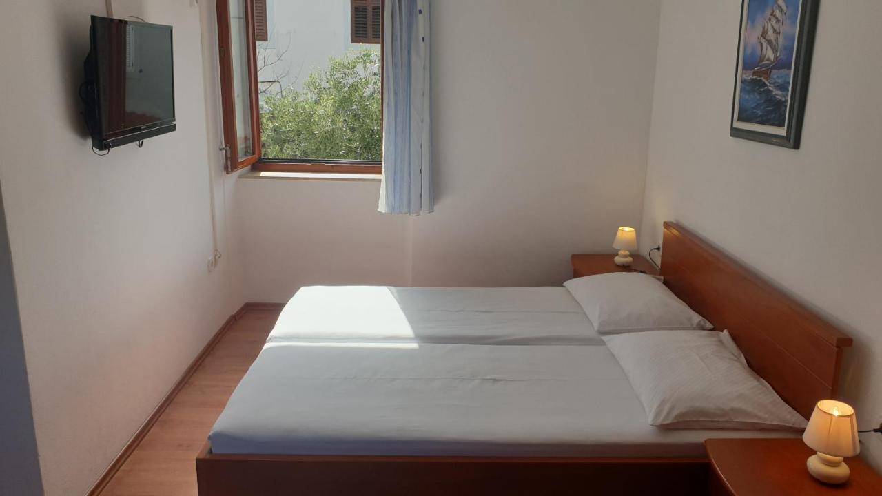 Apartments Rosa Mali Lošinj Eksteriør billede
