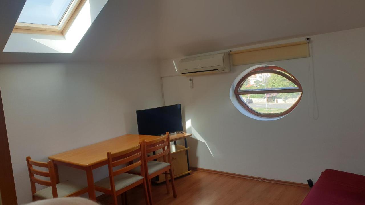 Apartments Rosa Mali Lošinj Eksteriør billede
